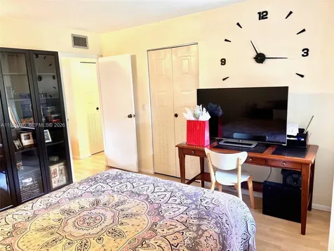 2841 Somerset Drive Lauderdale Lakes FL 33311