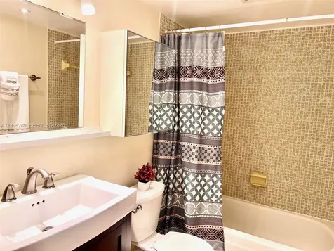 2841 Somerset Drive Lauderdale Lakes FL 33311