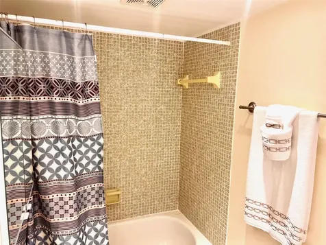 2841 Somerset Drive Lauderdale Lakes FL 33311