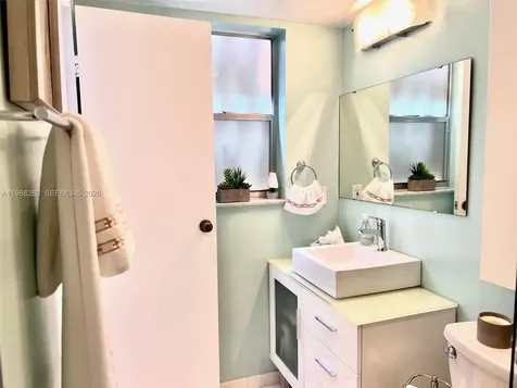 2841 Somerset Drive Lauderdale Lakes FL 33311