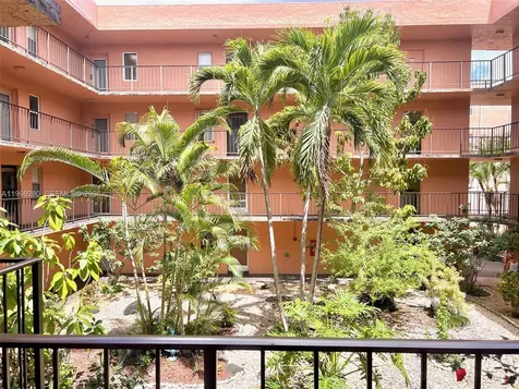 2841 Somerset Drive Lauderdale Lakes FL 33311