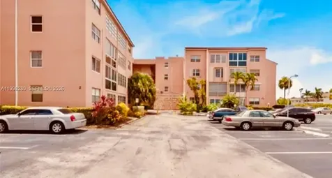 2841 Somerset Drive Lauderdale Lakes FL 33311