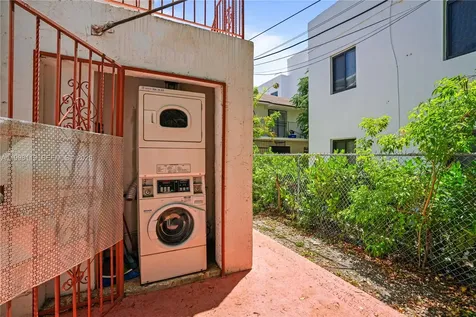461 SW 7th Street Miami FL 33130