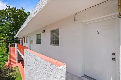 461 SW 7th Street Miami FL 33130