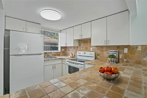 461 SW 7th Street Miami FL 33130