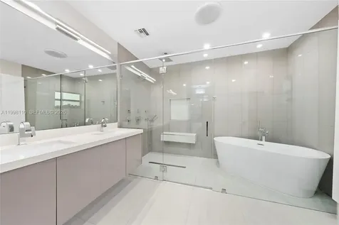 3141 N Bay Road Miami Beach FL 33140