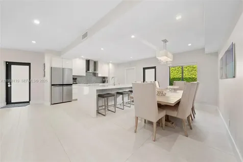 3141 N Bay Road Miami Beach FL 33140
