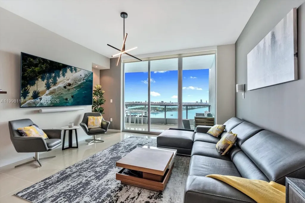 900 Biscayne Boulevard Miami FL 33132