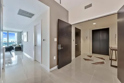 900 Biscayne Boulevard Miami FL 33132