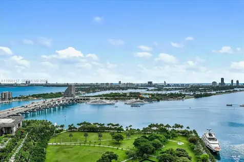 900 Biscayne Boulevard Miami FL 33132