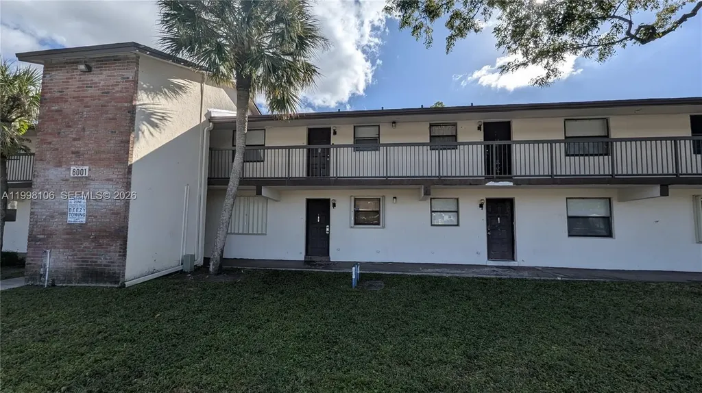 6001 Shakerwood Circle Tamarac FL 33319