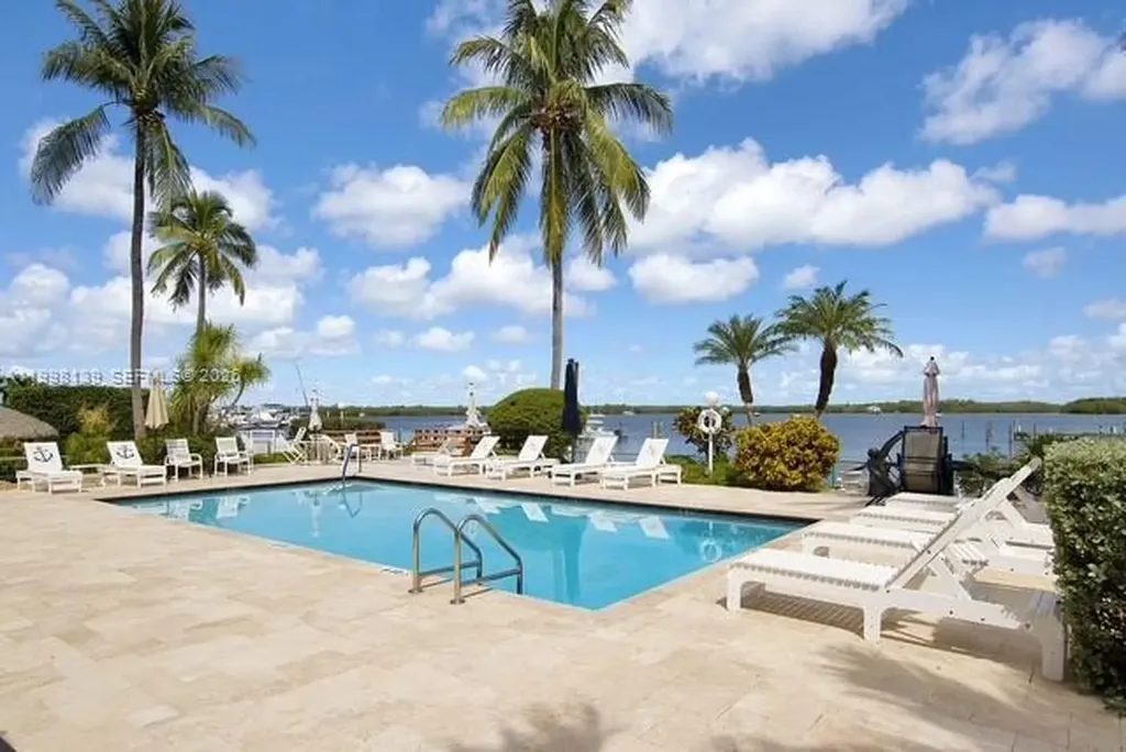 200 Harborview Drive Tavernier FL 33070