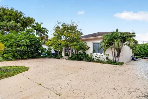 6881 SW 27th Street Miami FL 33155