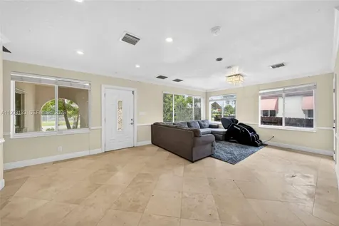 6881 SW 27th Street Miami FL 33155