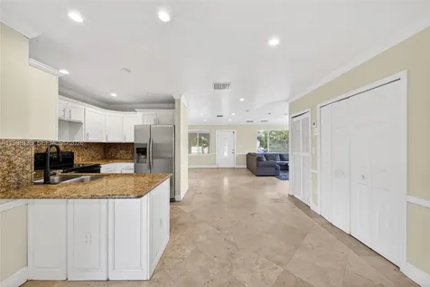 6881 SW 27th Street Miami FL 33155