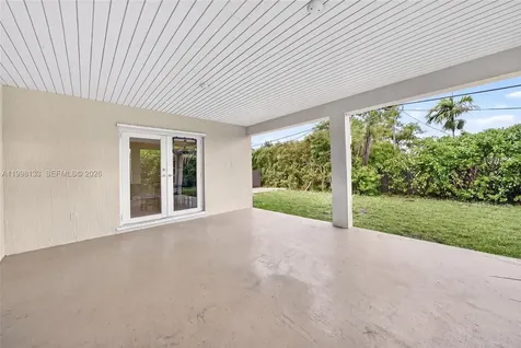 6881 SW 27th Street Miami FL 33155