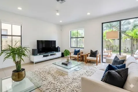 8868 NW 101st Place Doral FL 33178
