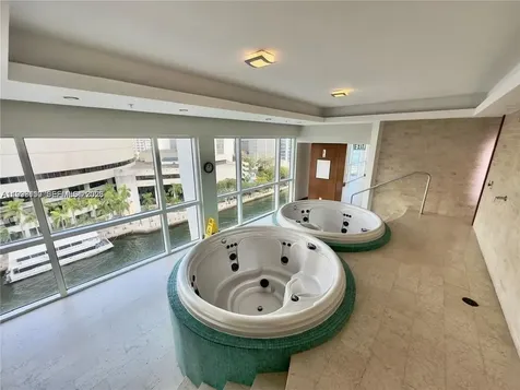 41 SE 5th Street Miami FL 33131