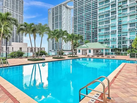 41 SE 5th Street Miami FL 33131