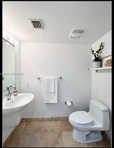 41 SE 5th Street Miami FL 33131