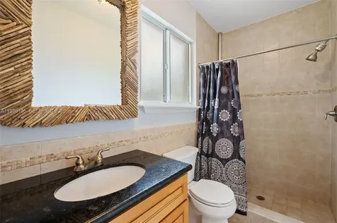 4 Transylvania Avenue Key Largo FL 33037