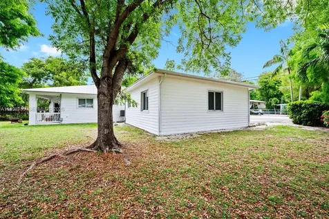 4 Transylvania Avenue Key Largo FL 33037