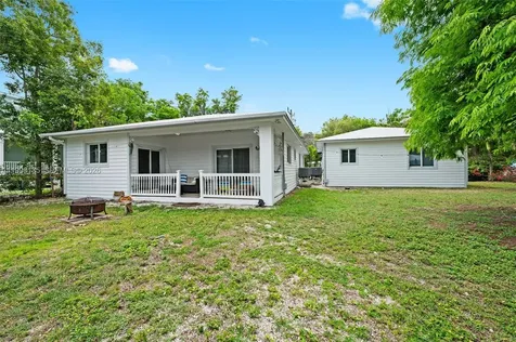 4 Transylvania Avenue Key Largo FL 33037