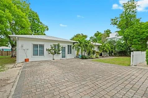 4 Transylvania Avenue Key Largo FL 33037