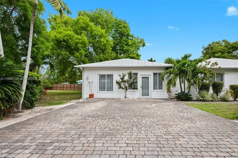 4 Transylvania Avenue Key Largo FL 33037
