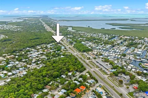 4 Transylvania Avenue Key Largo FL 33037