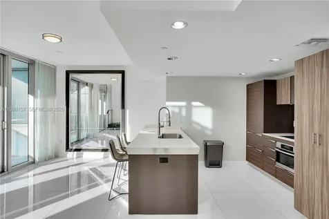 200 Biscayne Boulevard Way Miami FL 33131