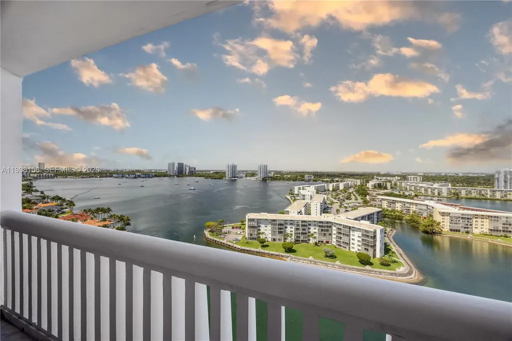 1000 W Island Boulevard Aventura FL 33160