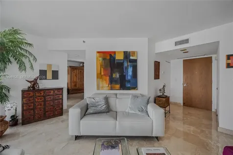 1000 W Island Boulevard Aventura FL 33160
