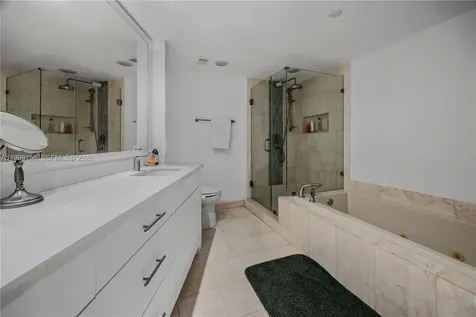 1000 W Island Boulevard Aventura FL 33160