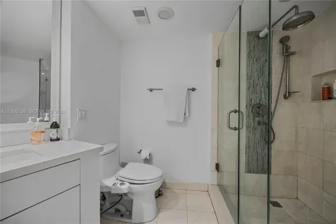 1000 W Island Boulevard Aventura FL 33160