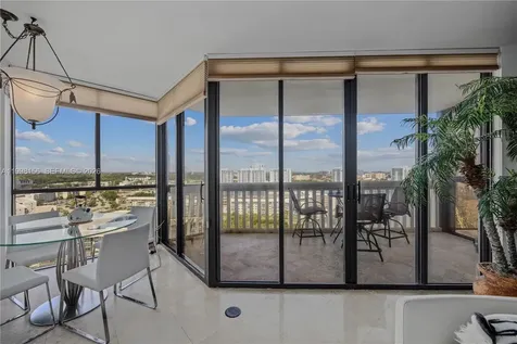 1000 W Island Boulevard Aventura FL 33160