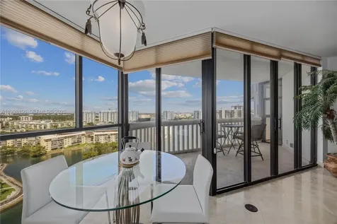 1000 W Island Boulevard Aventura FL 33160