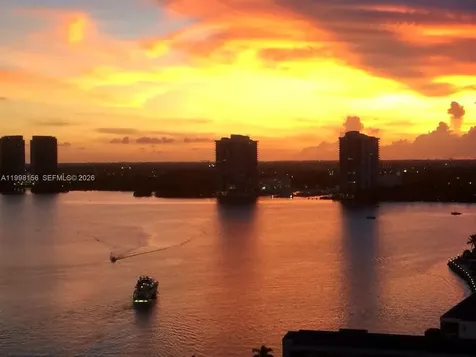 1000 W Island Boulevard Aventura FL 33160