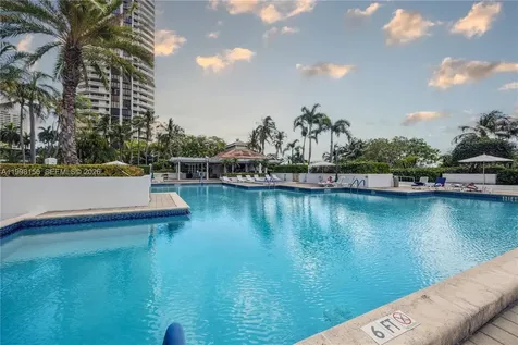 1000 W Island Boulevard Aventura FL 33160