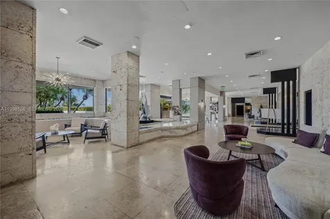 1000 W Island Boulevard Aventura FL 33160