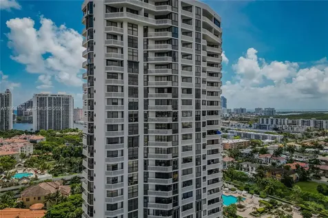 1000 W Island Boulevard Aventura FL 33160