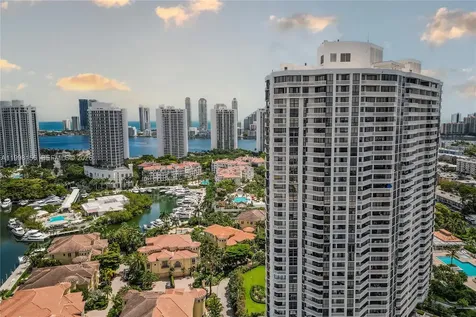 1000 W Island Boulevard Aventura FL 33160