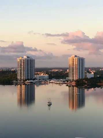 1000 W Island Boulevard Aventura FL 33160