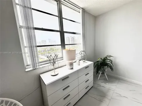 500 Bayview Drive Sunny Isles Beach FL 33160
