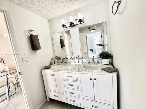 500 Bayview Drive Sunny Isles Beach FL 33160