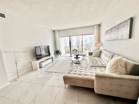 500 Bayview Drive Sunny Isles Beach FL 33160