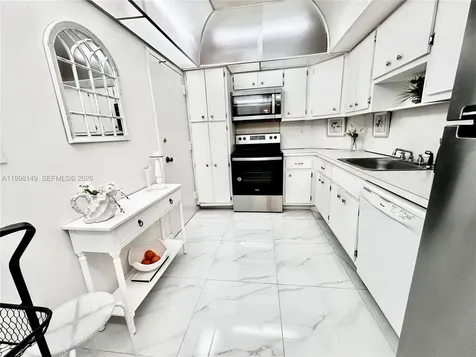 500 Bayview Drive Sunny Isles Beach FL 33160