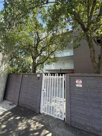 2536 NW 24th Street Miami FL 33142