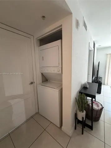 2536 NW 24th Street Miami FL 33142