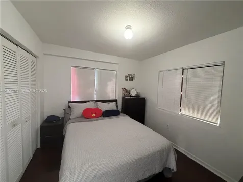 2536 NW 24th Street Miami FL 33142